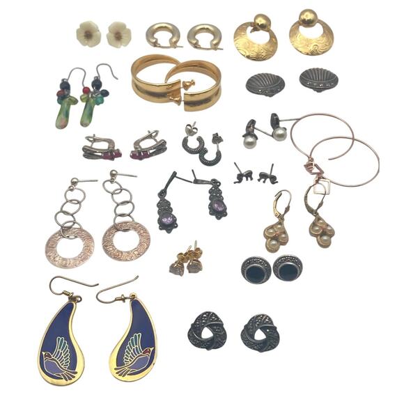 Women's Earrings 18 Sets Some Signed Monet Avon Burch - 3 Marked 925 Silver - Picture 1 of 15